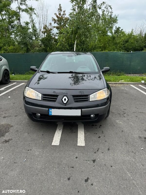 Negru Utilizat 2003 Renault Mégane II Dynamique Hatchback | 2.390 EUR - Imagine 1/4