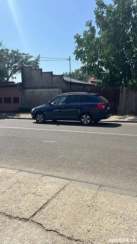 Utilizat 2012 Skoda Fabia Break | 3.100 EUR (Preț bun) - Imagine 1/4