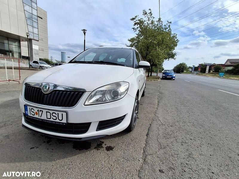 Alb Utilizat 2012 Skoda Roomster Ambition Break | 3.200 EUR (Preț OK) - Imagine 1/4