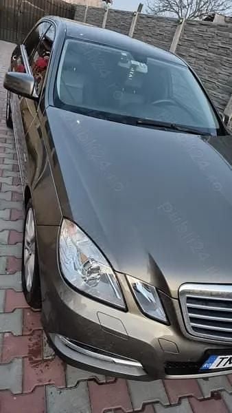 Second-hand Mercedes E200 136 CP (100 kW) 2012 Berlinǎ