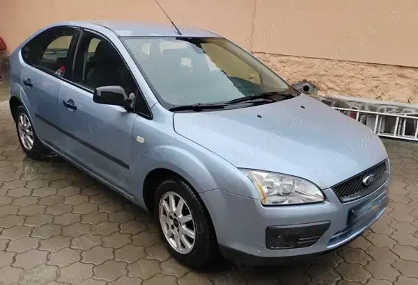 Albastru Utilizat 2005 Ford Focus Hatchback | 1.699 EUR (Preț OK) - Imagine 1/4