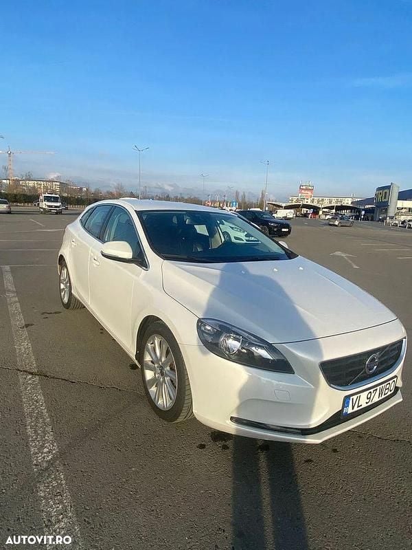 Second-hand Volvo V40 115 CP (84 kW) 2014 Culoarealb