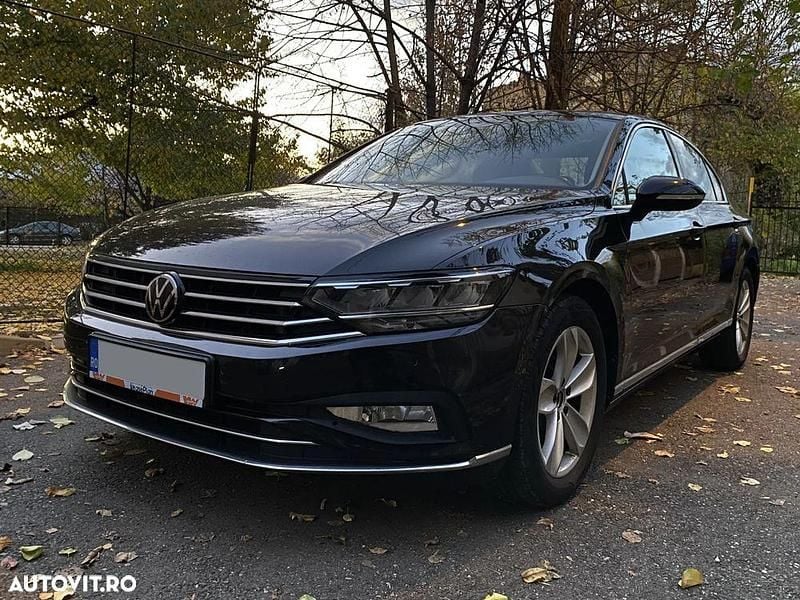 Culoarenegru Utilizat 2020 VW Passat Highline Berlinǎ | 18.999 EUR (Preț bun) - Imagine 1/4