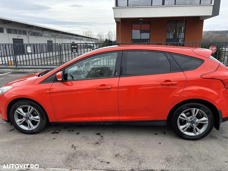 Culoarerosu Second-hand 2013 Ford Focus Titanium Hatchback | 3.800 EUR (Preț bun) - Imagine 1/4