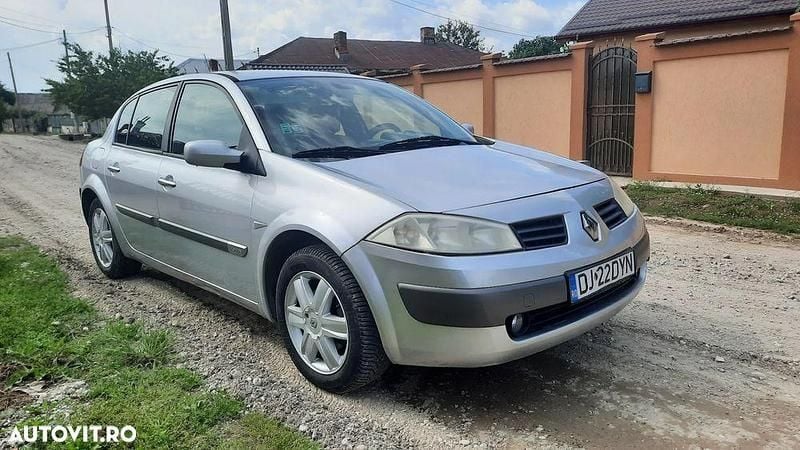 Culoareargint Utilizat 2004 Renault Mégane II Berlinǎ | 1.790 EUR (Preț OK) - Imagine 1/4