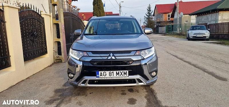 Second-hand Mitsubishi Outlander P-HEV Diamant Edition 224 CP (164 kW) 2019 Culoaregri SUV