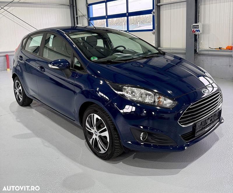 Second-hand Ford Fiesta Trend 75 CP (55 kW) 2013 Culoarealbastru Hatchback