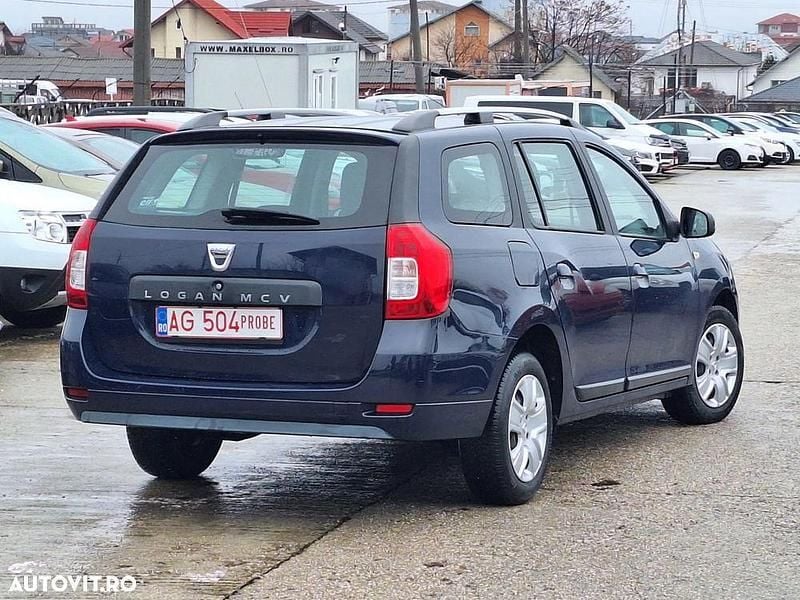 Second-hand Dacia Logan Lauréate 90 CP (66 kW) 2017 Culoarealbastru Break
