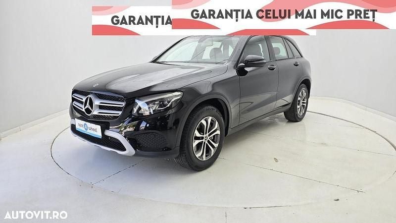 Culoarenegru Utilizat 2017 Mercedes GLC250 SUV | 27.950 EUR (Preț OK) - Imagine 1/3