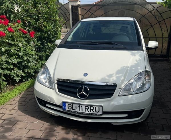 Alb Utilizat 2010 Mercedes A160 Hatchback | 3.900 EUR - Imagine 1/4