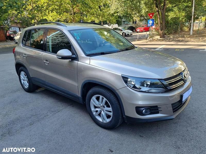 Culoaremaro Utilizat 2014 VW Tiguan Trendline SUV | 11.500 EUR (Preț OK) - Imagine 1/4