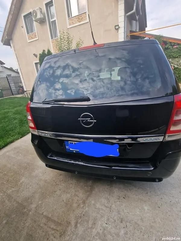 Utilizat 2011 Opel Zafira Monovolum | 2.100 EUR (Preț OK) - Imagine 1/4