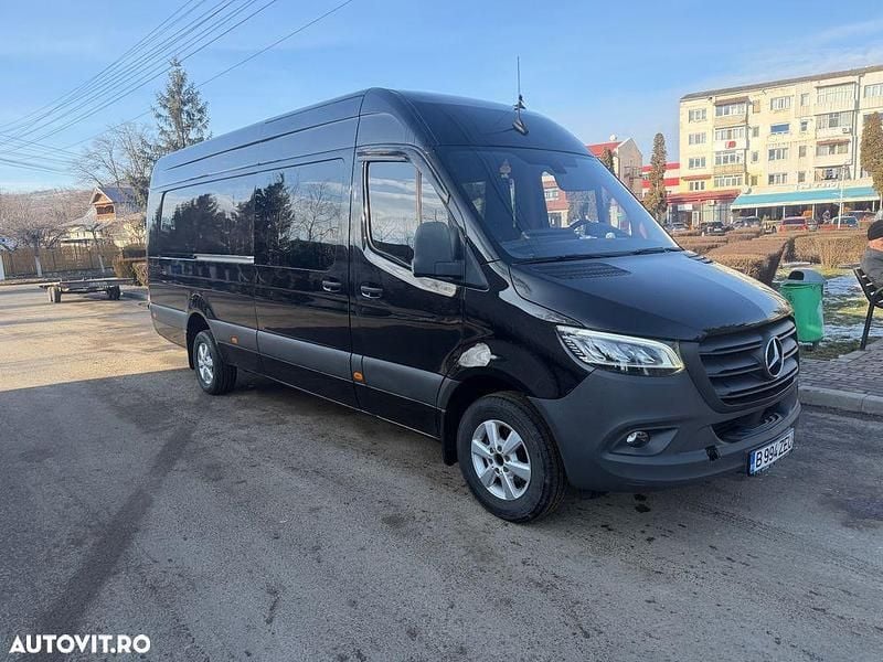 Second-hand Mercedes Sprinter 163 CP (119 kW) 2021 Culoarenegru Van