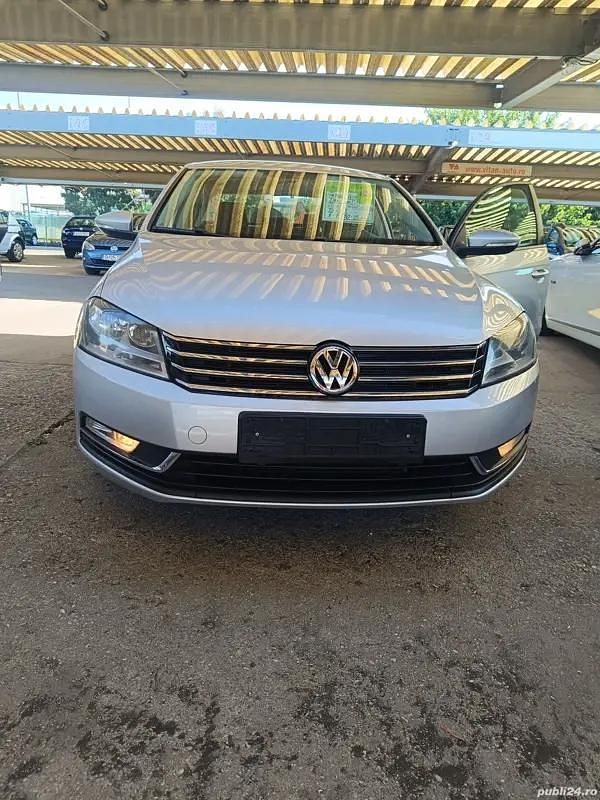 Gri Utilizat 2011 VW Passat Berlinǎ | 6.150 EUR (Preț OK) - Imagine 1/4