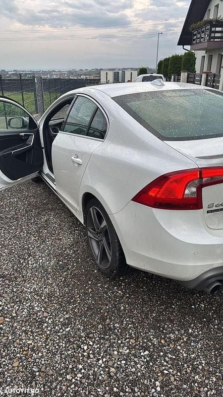 Culoarealb Utilizat 2014 Volvo S60 R-Design Berlinǎ | 8.650 EUR (Scump) - Imagine 1/4