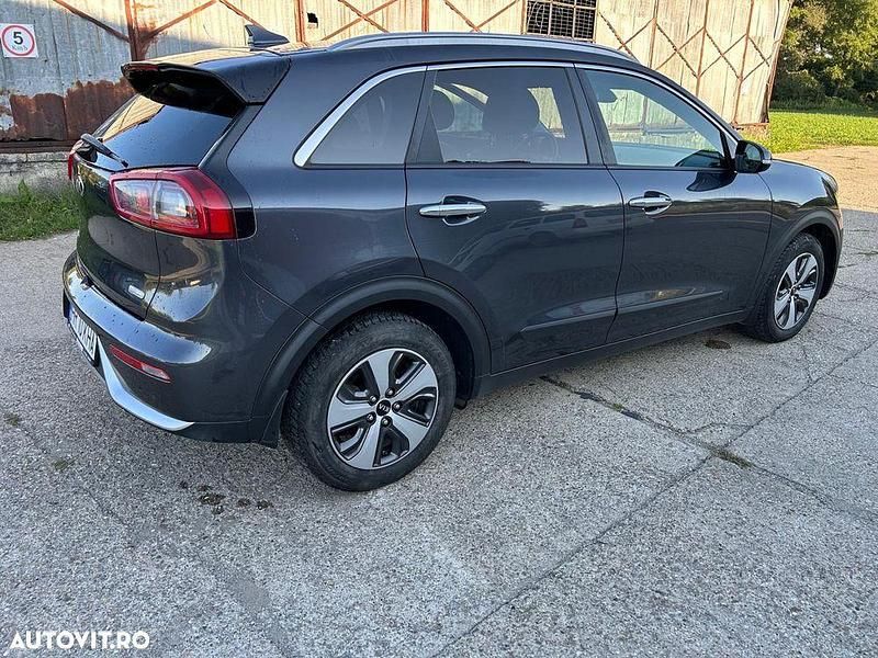 Culoaregri Utilizat 2018 Kia Niro Comfort SUV | 13.990 EUR (Super Preț) - Imagine 1/4