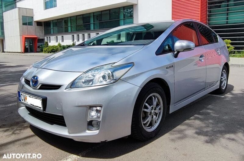 Argint Utilizat 2010 Toyota Prius Hatchback | 5.650 EUR - Imagine 1/4