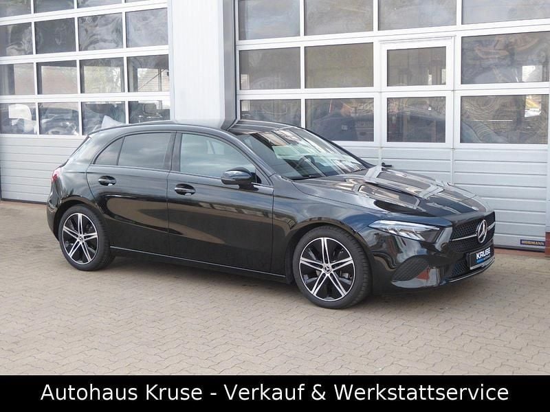 Utilizat 2023 Mercedes A200 Advanced | 33.312 EUR (Scump) - Imagine 1/1