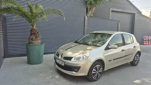 Bej Utilizat 2006 Renault Clio II Hatchback | 1.750 EUR (Preț OK) - Imagine 1/4