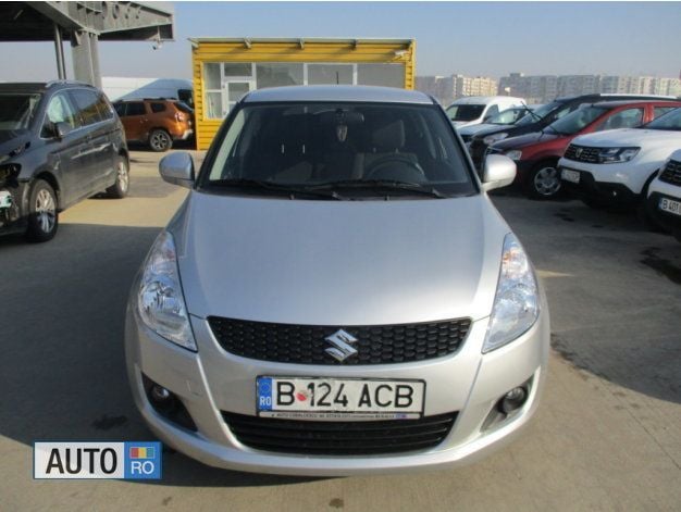 Second-hand Suzuki Swift 94 CP (69 kW) 2012 Argintiu Hatchback
