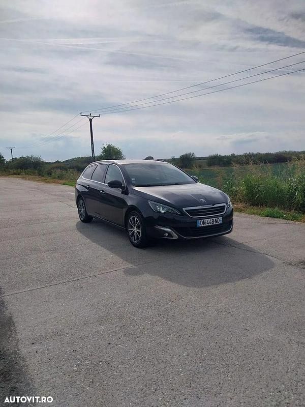 Culoarenegru Utilizat 2015 Peugeot 308 Break | 4.800 EUR (Preț bun) - Imagine 1/4