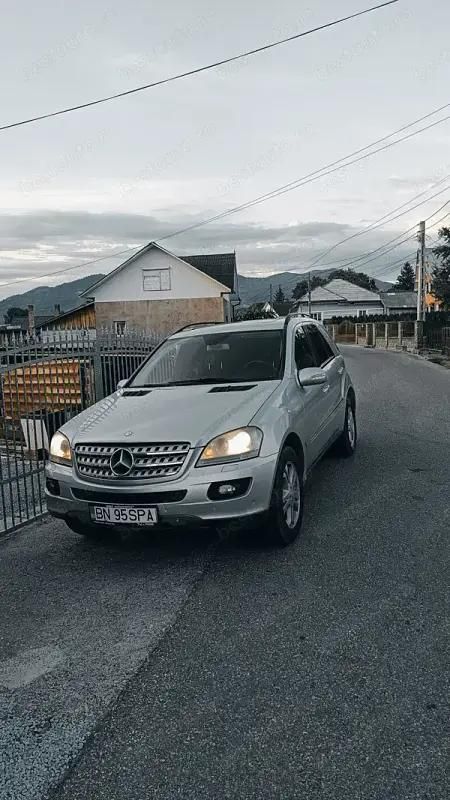 Utilizat 2006 Mercedes ML320 SUV | 7.500 EUR (Puțin scump) - Imagine 1/4