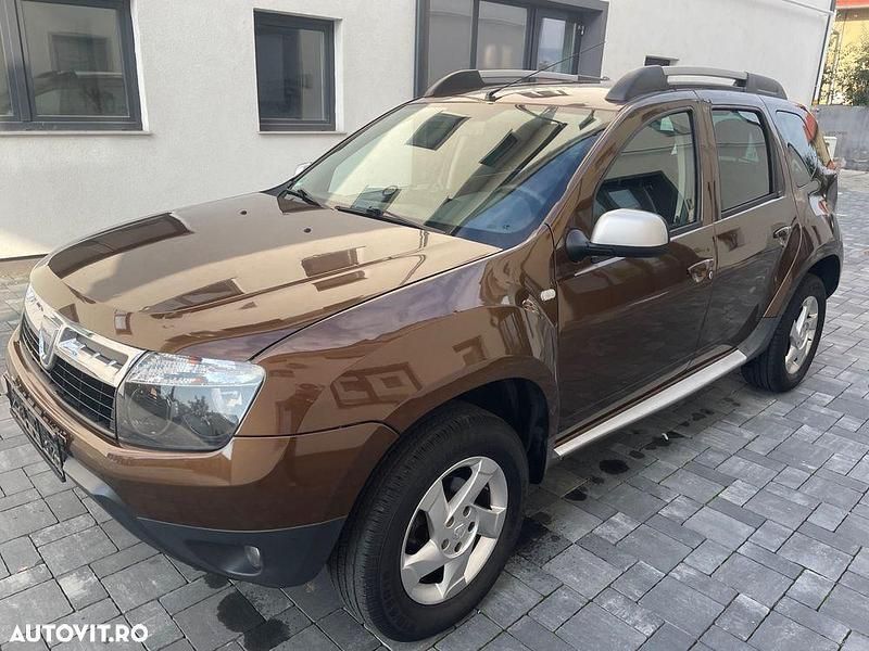 Culoaremaro Utilizat 2011 Dacia Duster Prestige SUV | 6.698 EUR (Preț OK) - Imagine 1/4