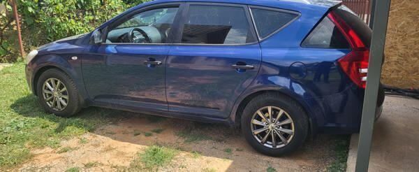 Albastru Utilizat 2008 Kia Ceed Break | 3.700 EUR (Preț OK) - Imagine 1/4