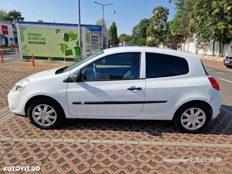 Second-hand Renault Clio IV Expression 75 CP (55 kW) 2013 Alb Coupe