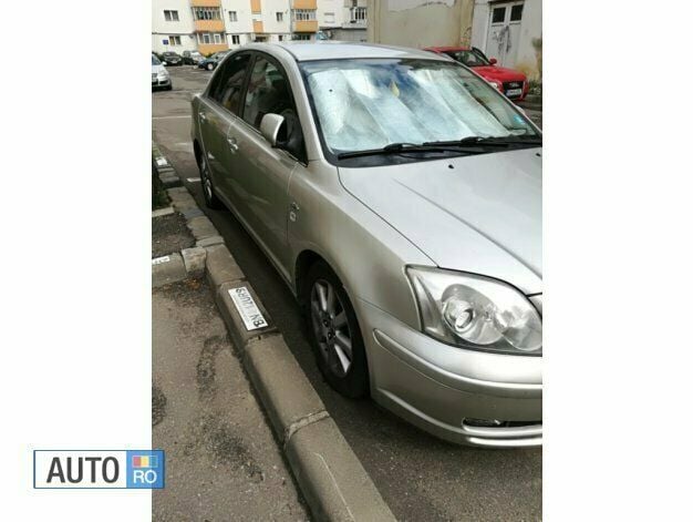 Second-hand Toyota Avensis 116 CP (85 kW) 2005 Albastru marin Berlinǎ