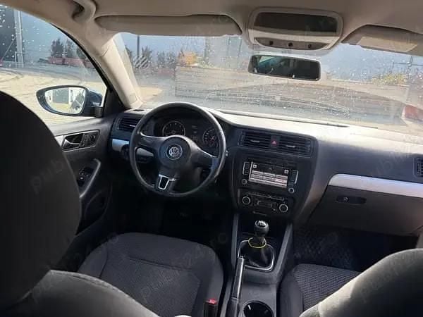 Second-hand VW Jetta 105 CP (77 kW) 2011 Berlinǎ