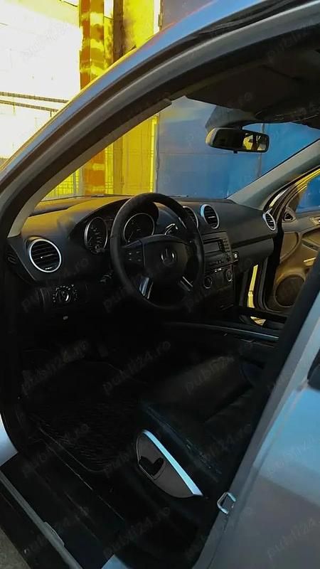 Second-hand Mercedes ML320 226 CP (166 kW) 2006 SUV