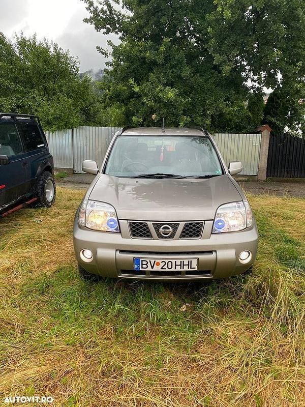 Gri Utilizat 2007 Nissan X-Trail SUV | 2.100 EUR - Imagine 1/4