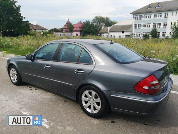 Gri Utilizat 2006 Mercedes E280 Berlinǎ | 4.800 EUR - Imagine 1/4