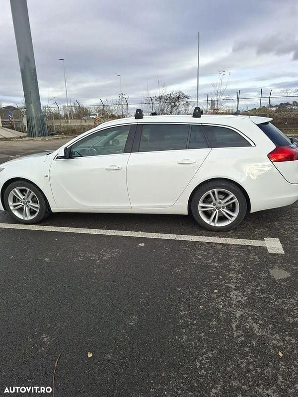 Second-hand Opel Insignia Innovation 130 CP (95 kW) 2012 Culoarealb Break