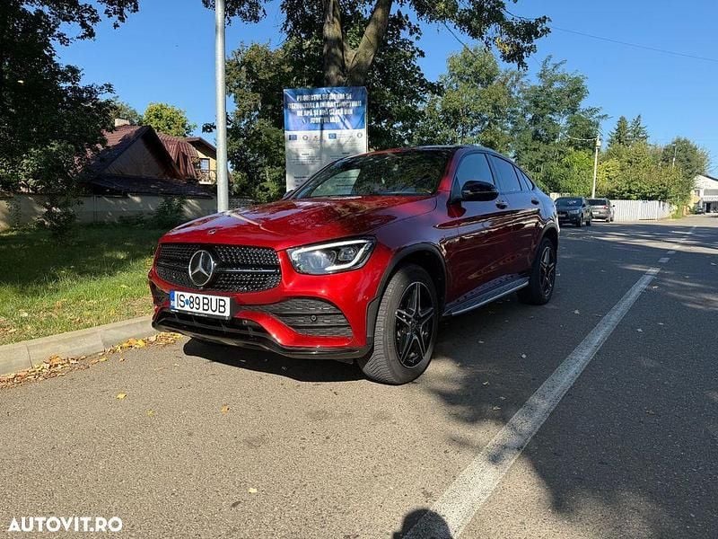 Culoarerosu Utilizat 2021 Mercedes GLC300 Coupe | 46.500 EUR - Imagine 1/4