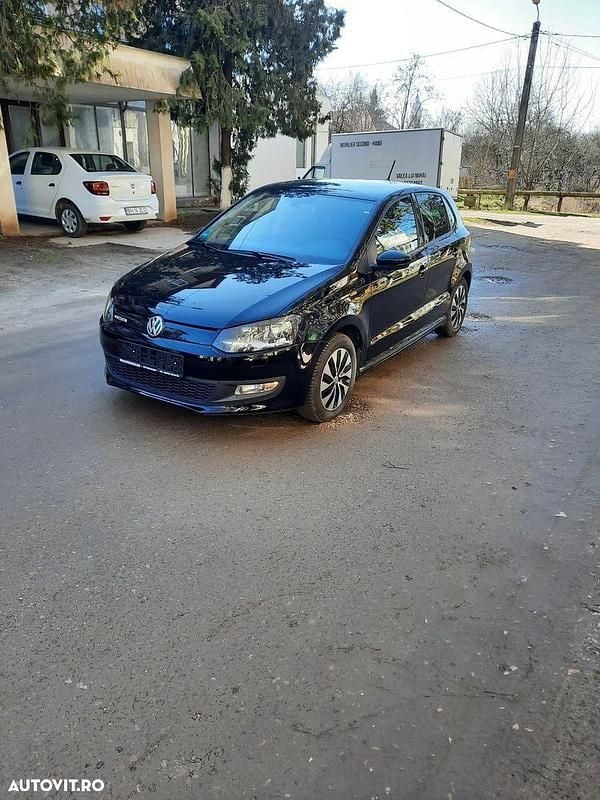 Second-hand VW Polo Comfortline 90 CP (66 kW) 2015 Culoarenegru