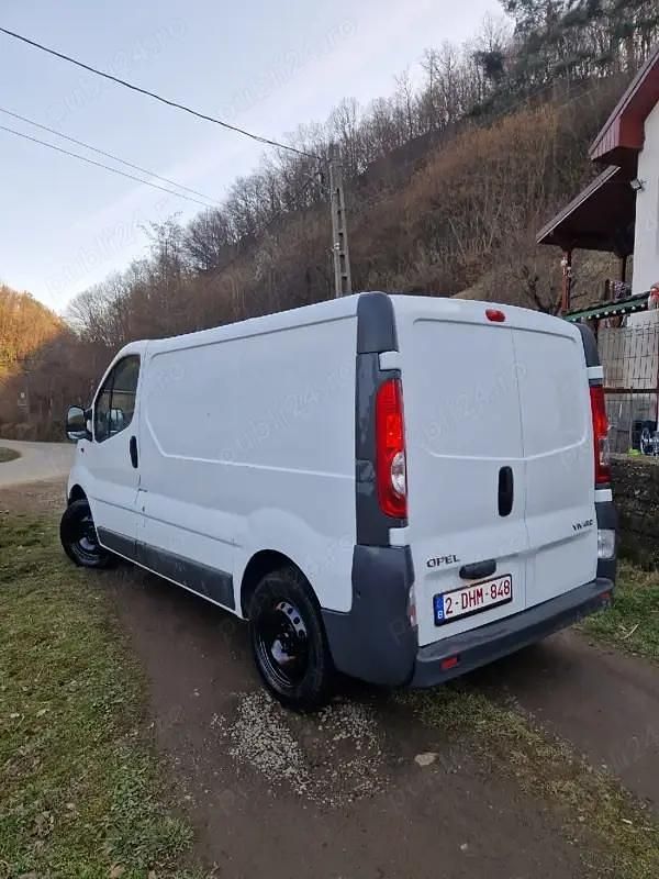 Second-hand Opel Vivaro 100 CP (73 kW) 2011 Monovolum