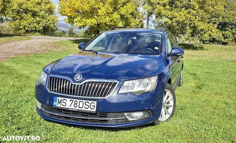 Culoarealbastru Utilizat 2014 Skoda Superb Ambition Break | 6.099 EUR (Preț bun) - Imagine 1/4