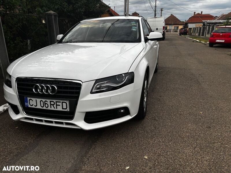 Alb Utilizat 2011 Audi A4 Break | 6.090 EUR (Preț bun) - Imagine 1/4