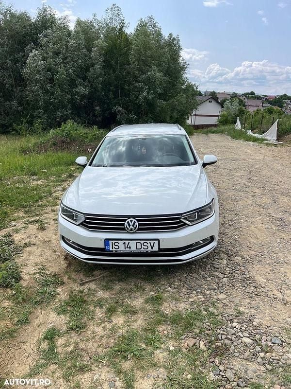 Culoarealb Utilizat 2016 VW Passat Comfortline Break | 8.490 EUR (Preț bun) - Imagine 1/4