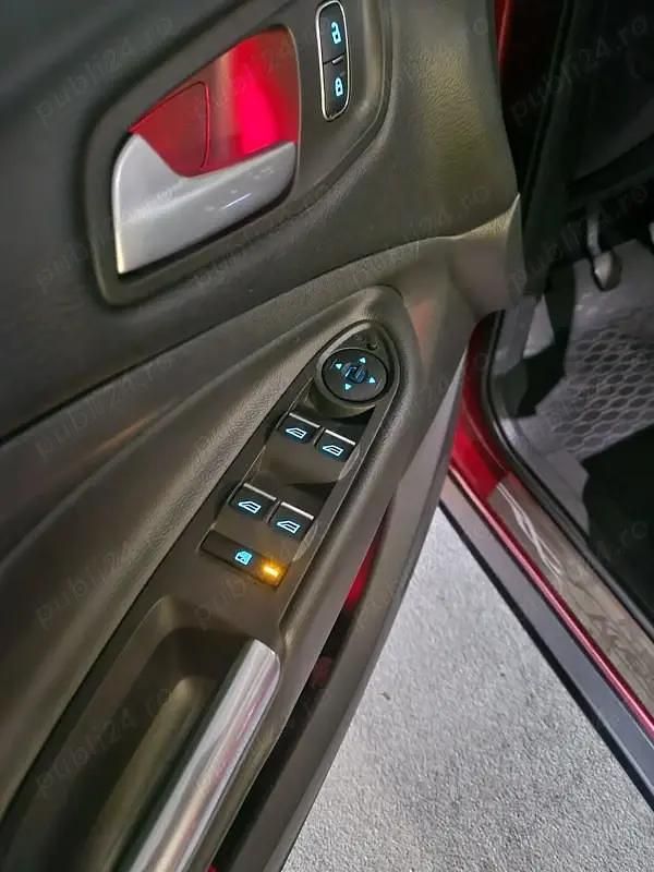 Rosu Utilizat 2019 Ford Kuga Titanium SUV | 18.600 EUR (Scump) - Imagine 1/4