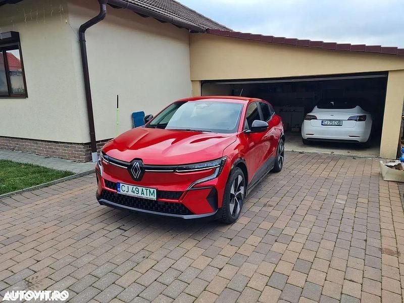 Rosu Utilizat 2022 Renault Mégane Equilibre SUV | 19.700 EUR (Preț OK) - Imagine 1/4