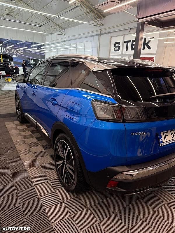Second-hand Peugeot 3008 300 CP (220 kW) 2021 Culoarealbastru SUV