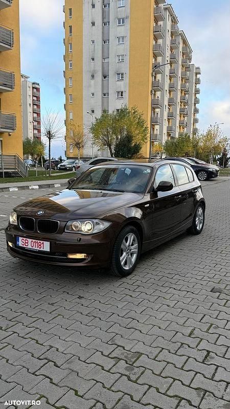 Culoaremaro Utilizat 2011 BMW 118 Sport Line Hatchback | 6.900 EUR (Preț OK) - Imagine 1/4