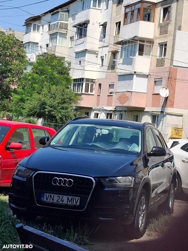 Culoarenegru Utilizat 2014 Audi Q3 SUV | 11.500 EUR (Super Preț) - Imagine 1/4