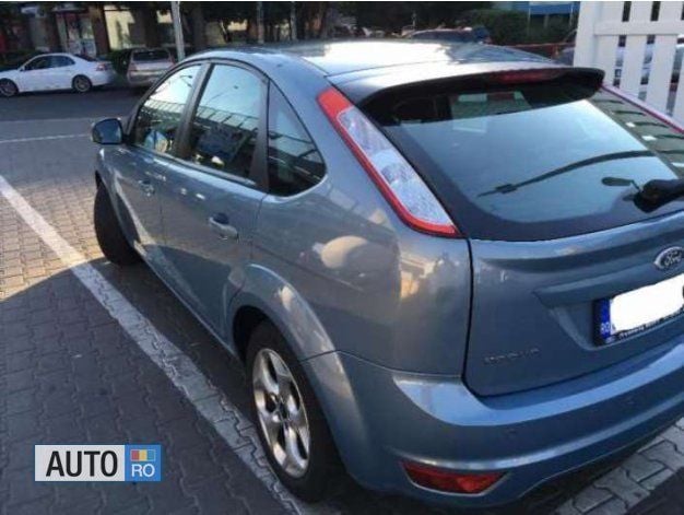 Second-hand Ford Focus 101 CP (74 kW) 2008 Albastru Hatchback