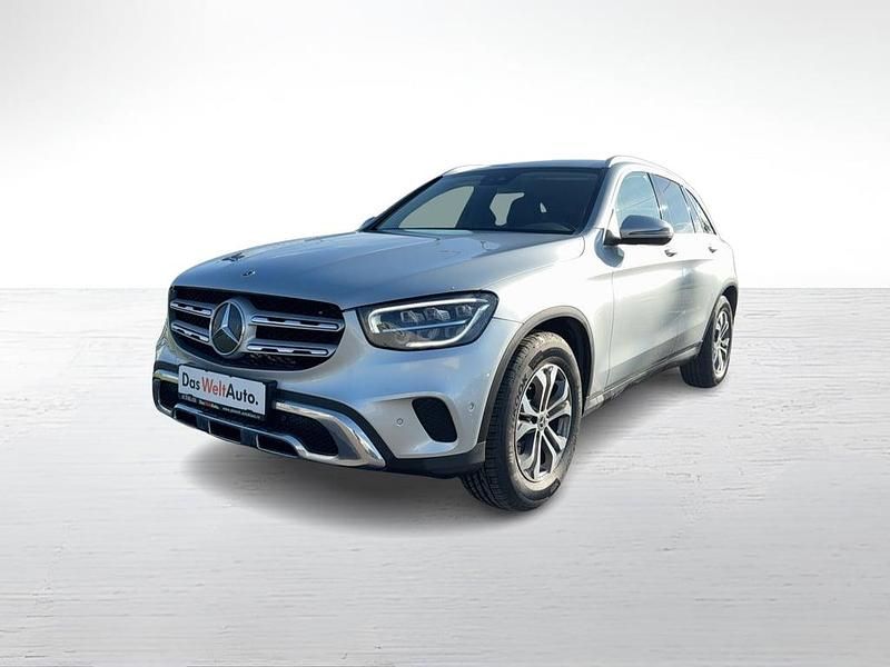 Argintiu metalic Utilizat 2021 Mercedes GLC200 SUV | 33.900 EUR (Preț bun) - Imagine 1/4