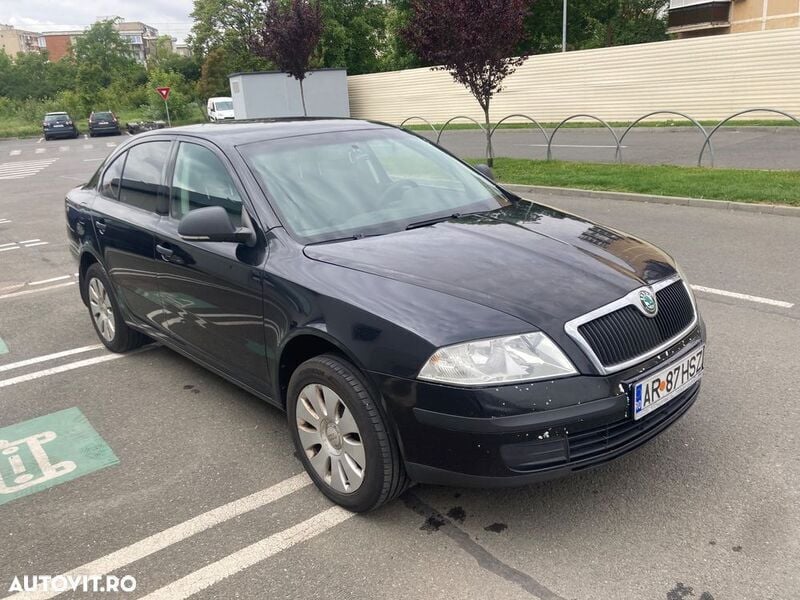 Negru Utilizat 2011 Skoda Octavia Tour Berlinǎ | 3.200 EUR (Preț OK) - Imagine 1/4