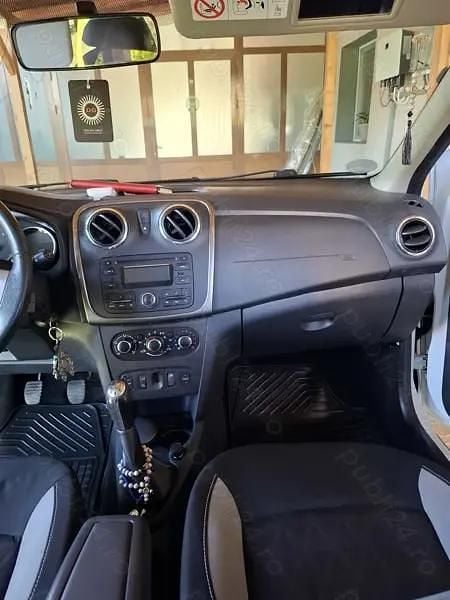 Utilizat 2014 Dacia Sandero Stepway Hatchback | 5.300 EUR - Imagine 1/4